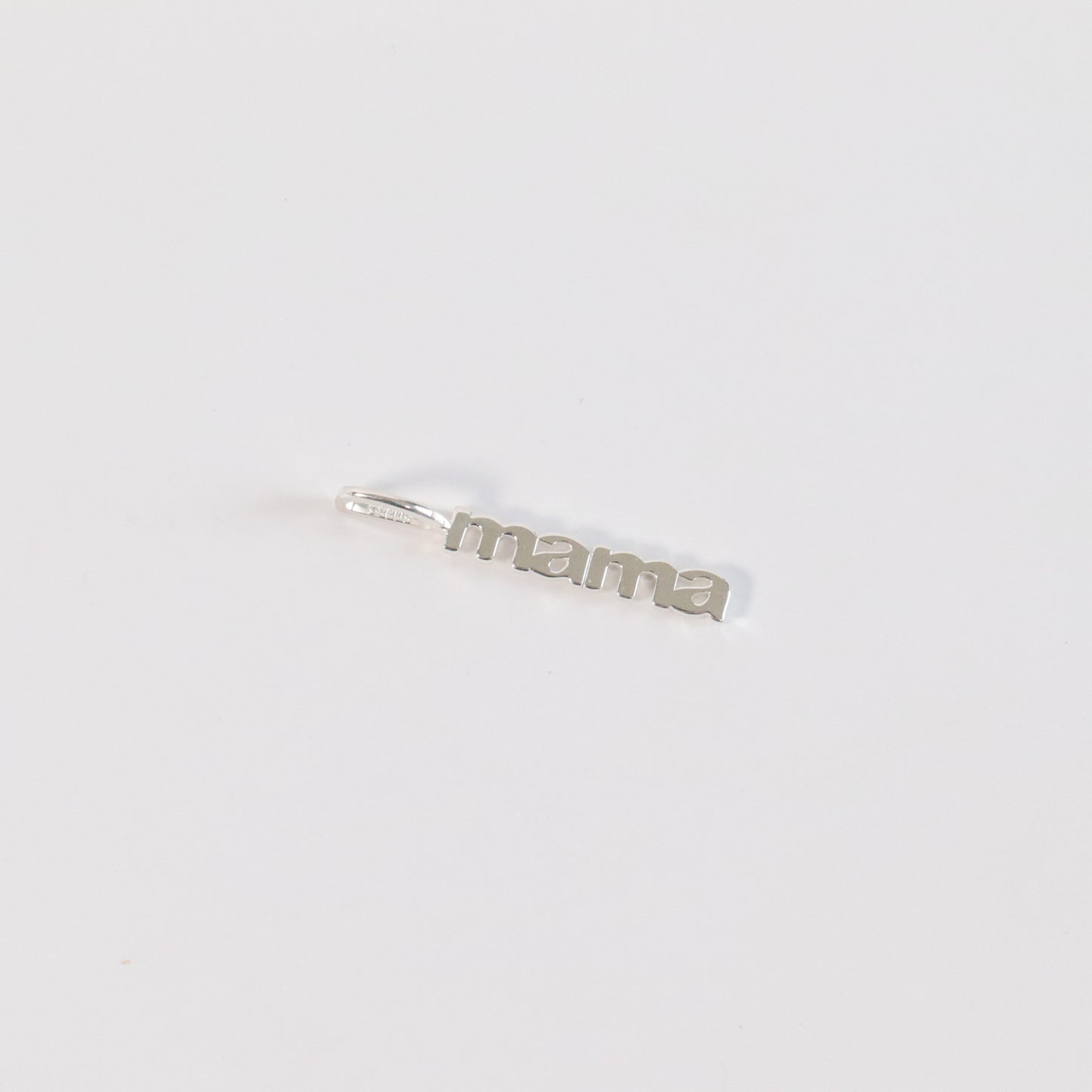 'Mama' Script Vertical Charm