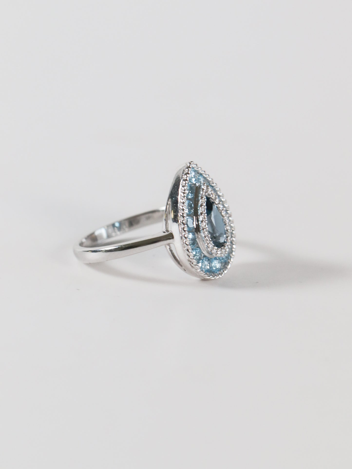 'Cleo' Pear London Blue Topaz