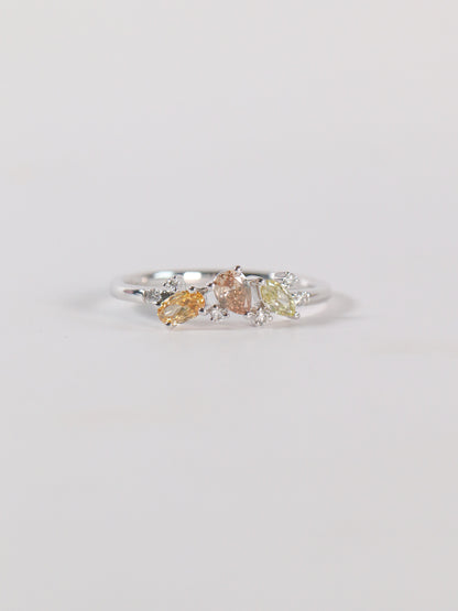 Scattered Diamond Fashion Ring