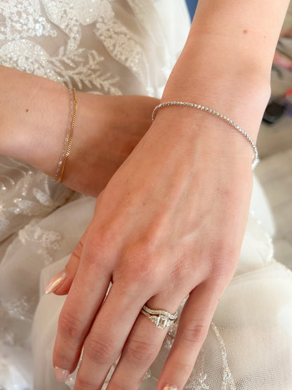 White Gold Diamond-Cut Bead Bangle