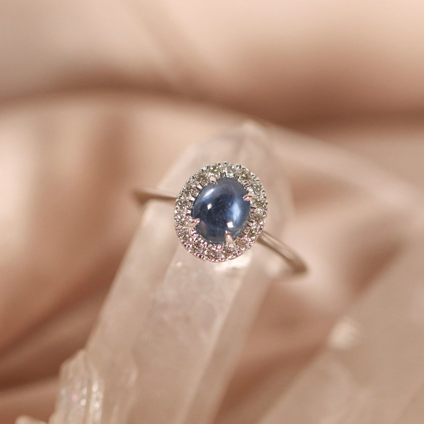 'Lune' Yogo Sapphire Ring - KE Design