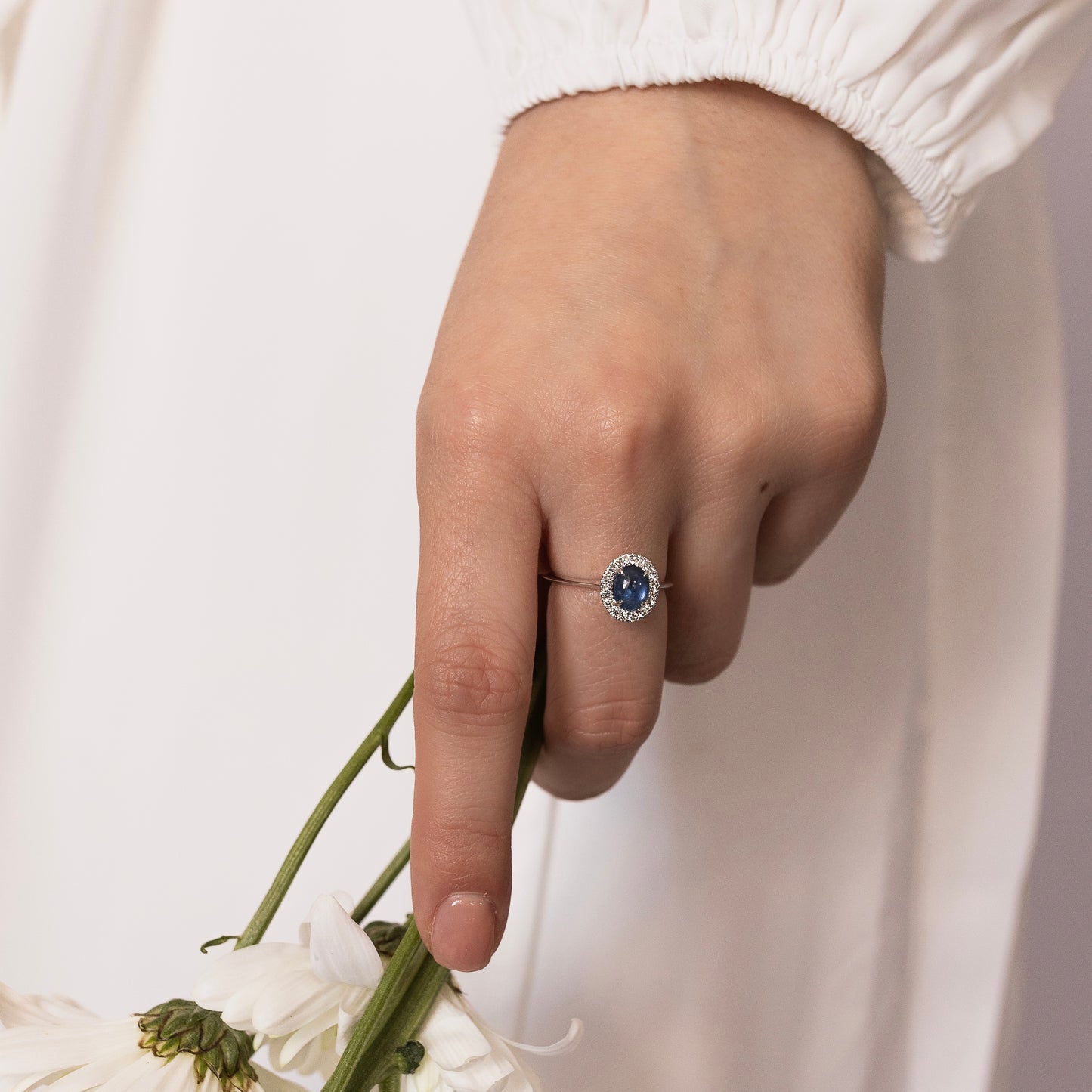 'Lune' Yogo Sapphire Ring - KE Design