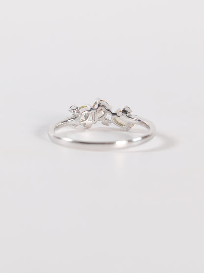 Scattered Diamond Fashion Ring