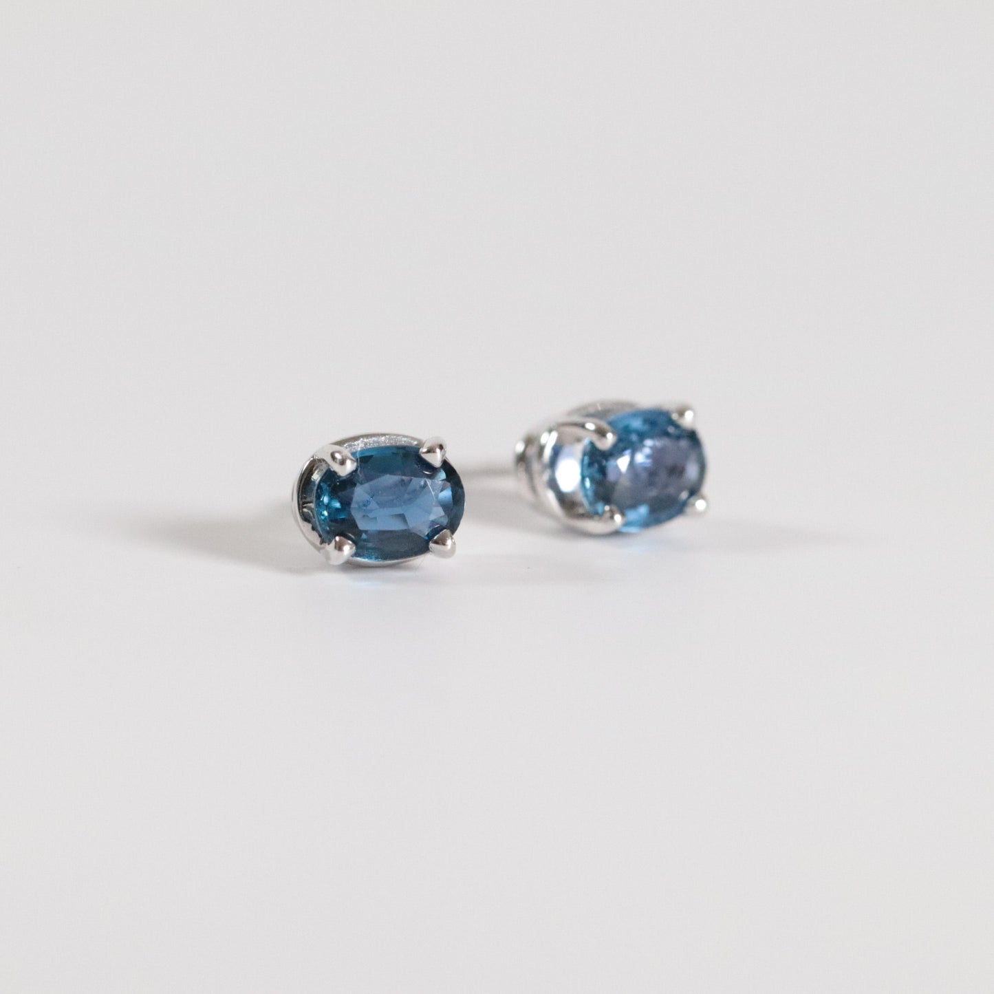 Oval Yogo Sapphire Studs