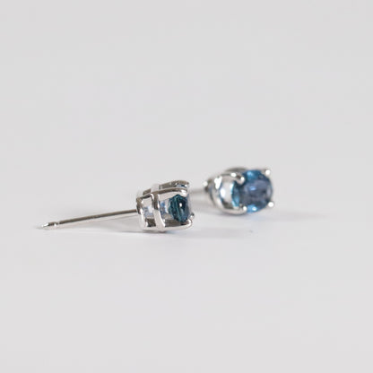 Oval Yogo Sapphire Studs