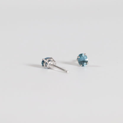 Oval Yogo Sapphire Studs