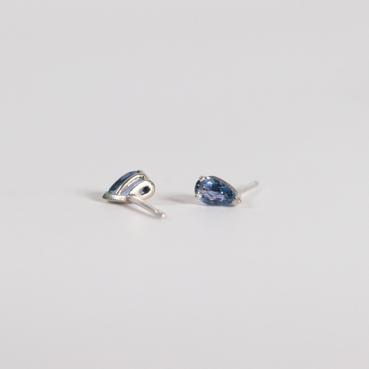 ‘Soleil’ Yogo Sapphire Earrings - 0.38 CTW