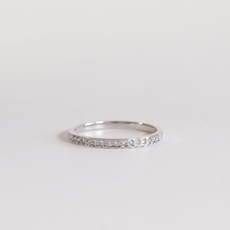 Diamond Scallop Edge Stackable Band