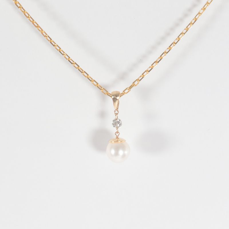 Dashing Diamonds + Pearl Pendant