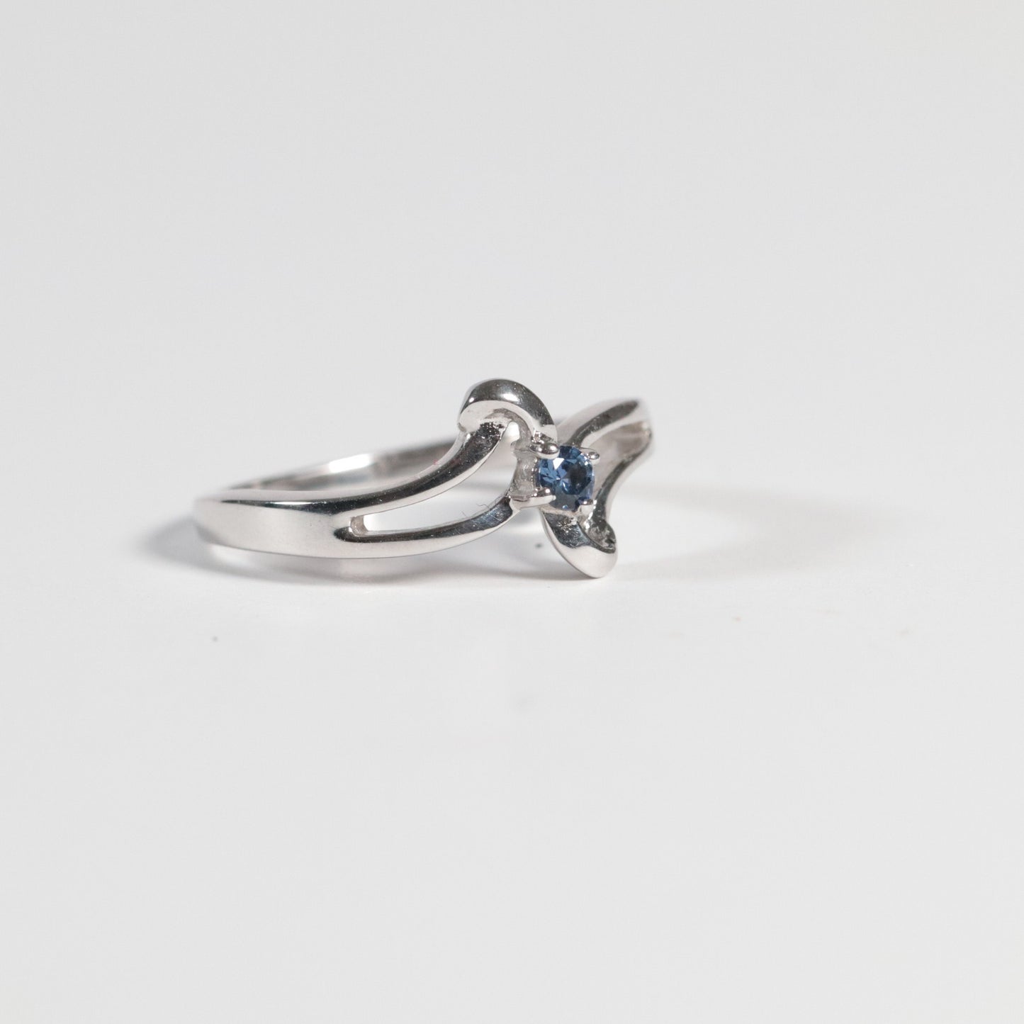 Yogo Sapphire Ring - Sterling Silver