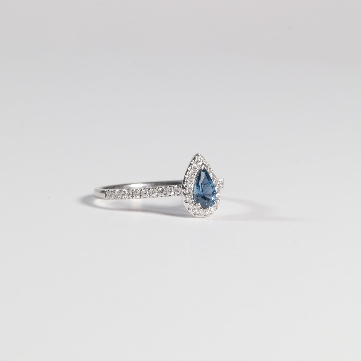 'Megan' Yogo Sapphire Ring